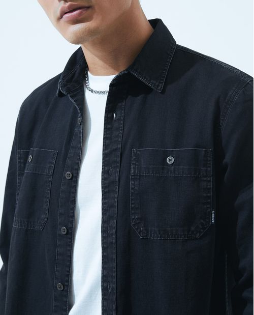 Camisa oscura en denim para hombre