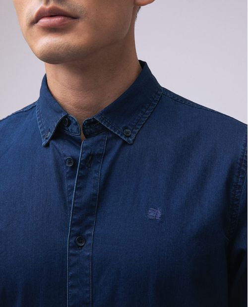 Camisa con cuello clásico para hombre