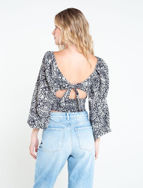 Camisa con manga englobada