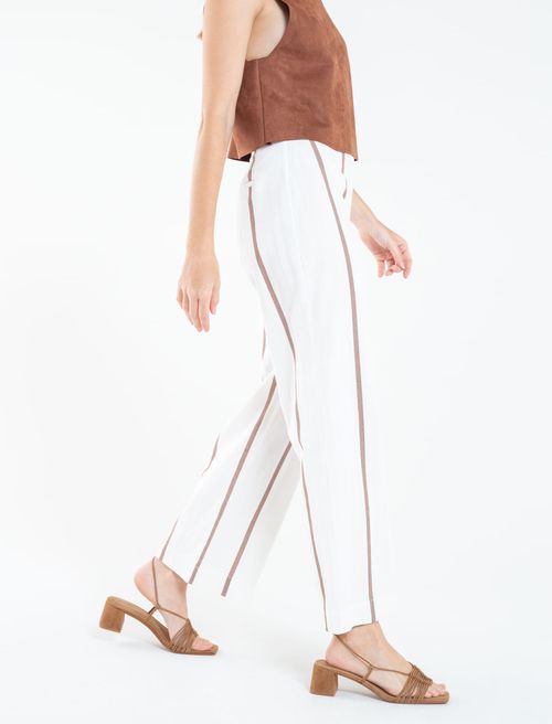Pantalón con diseño a rayas