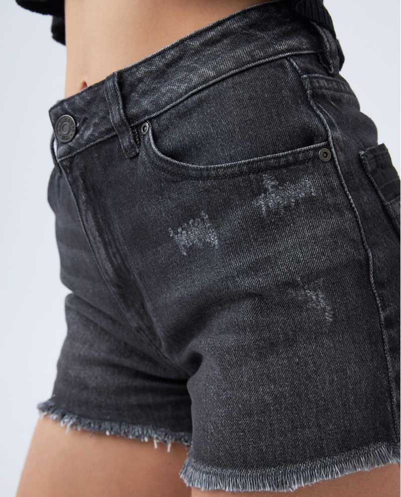 Short con ruedo hot sale