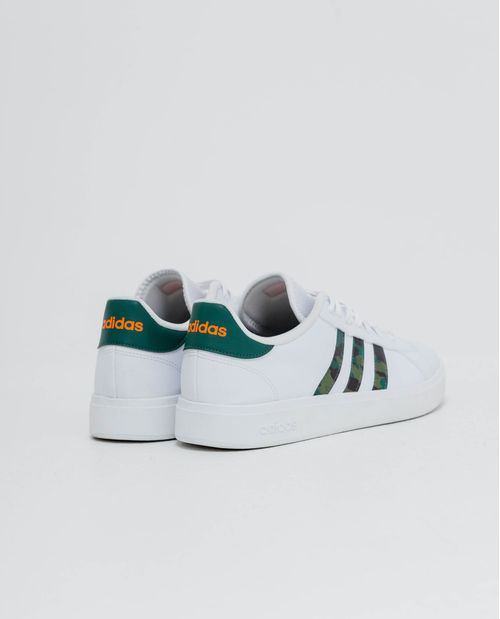 Tenis Adidas con diseño camuflado para hombre