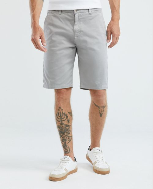 Bermuda de Hombre, Regular Fit - Detalles en Bolsillo Trasero