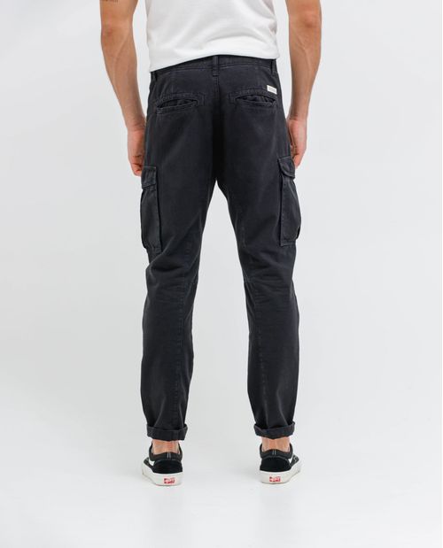 Pantalón tipo cargo para hombre