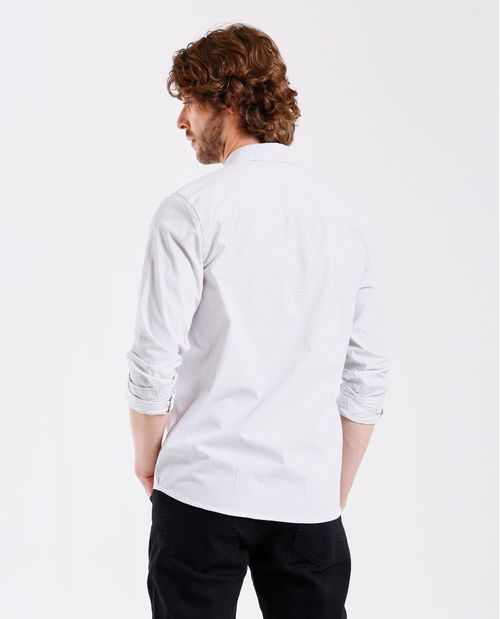 Camisa con mini bordado en punto corazón para hombre