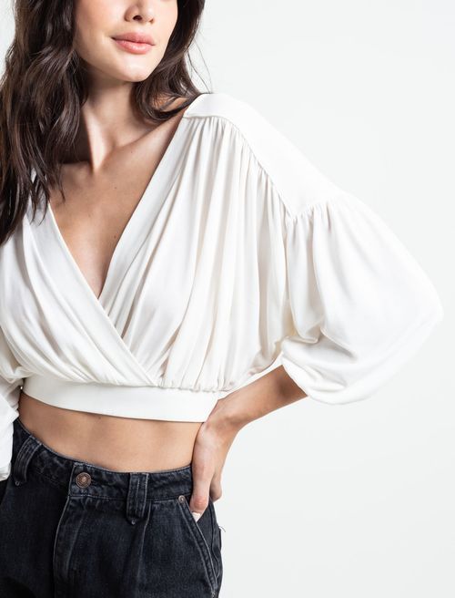 Camiseta con escote en V