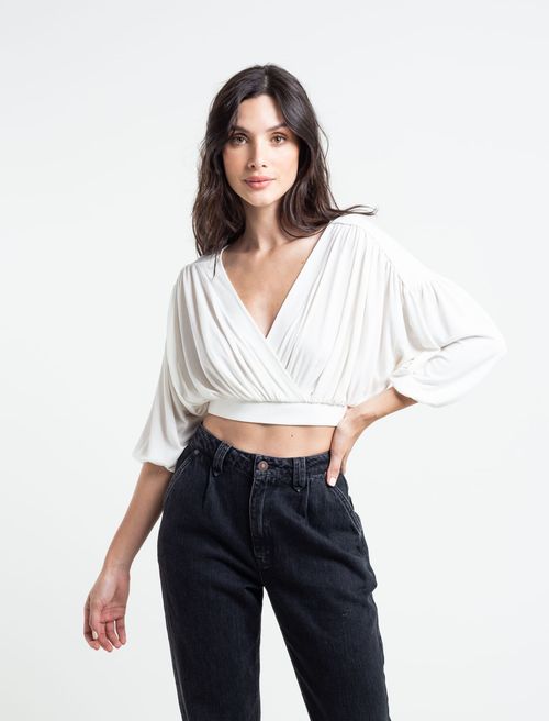 Camiseta con escote en V
