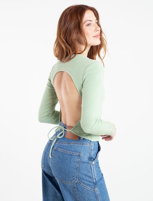Camiseta con escote en espalda