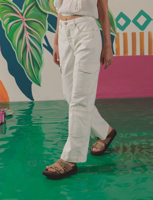 Pantalón tipo cargo
