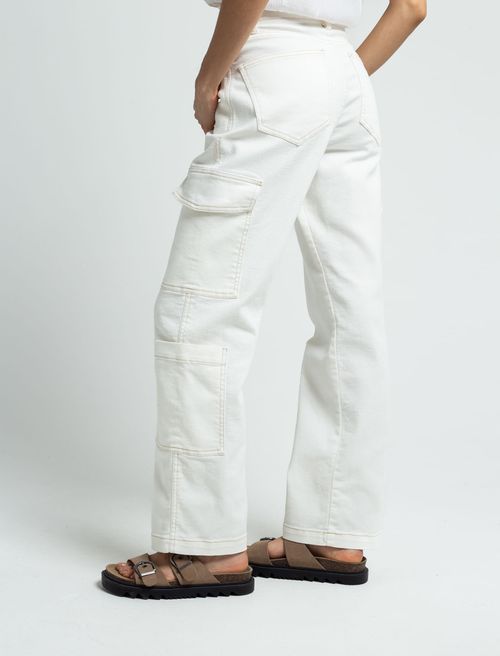 Pantalón tipo cargo
