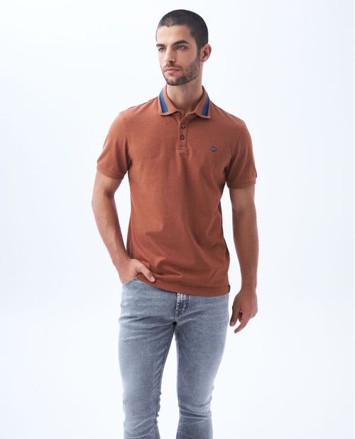 Polo con mini aberturas en ruedo para hombre