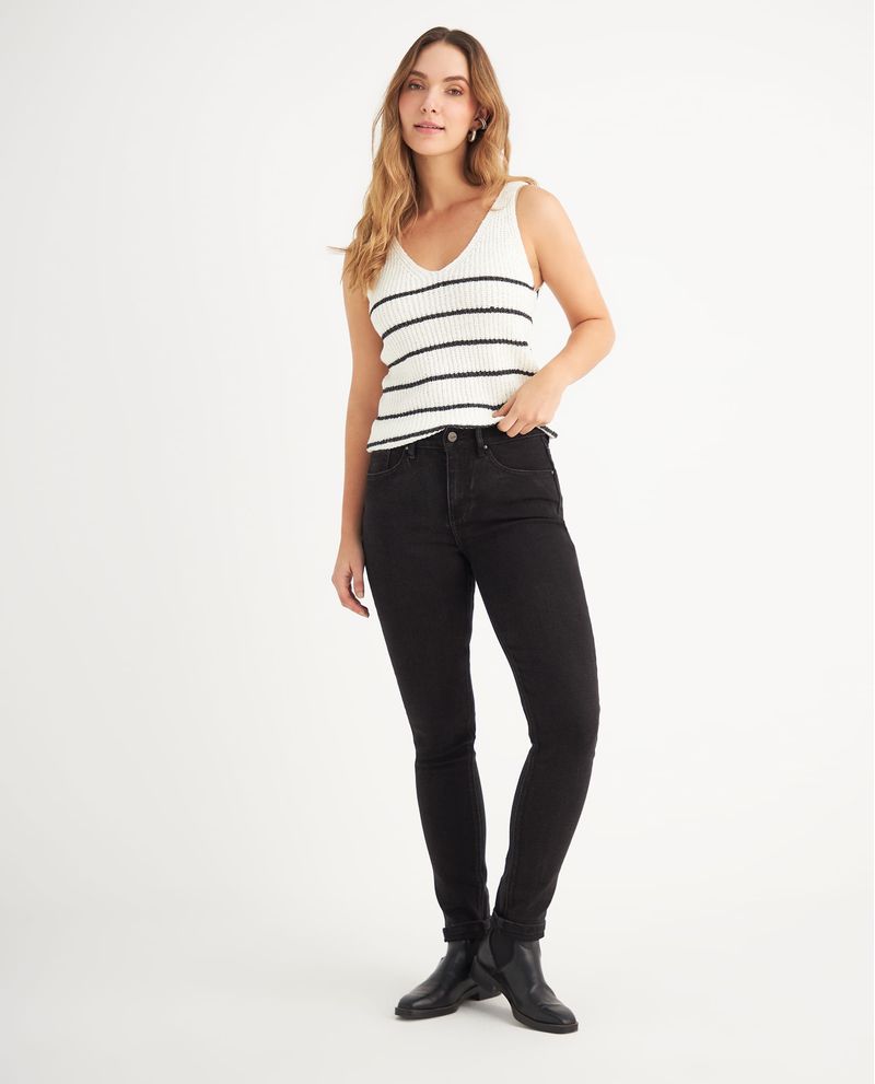 image-544a5104abe94e7bb38aa089abaf6393