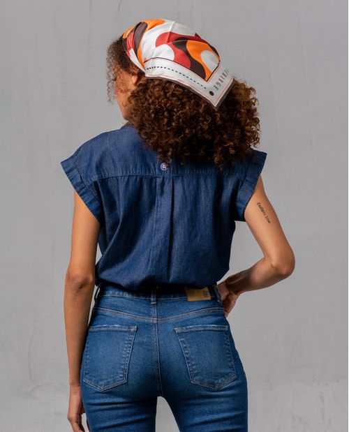 Camisa con escote en V para mujer