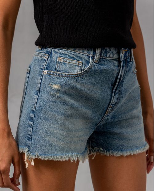 Short de tono medio para mujer
