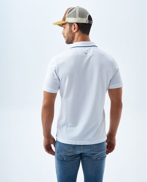 Polo con aplique en punto corazón para hombre