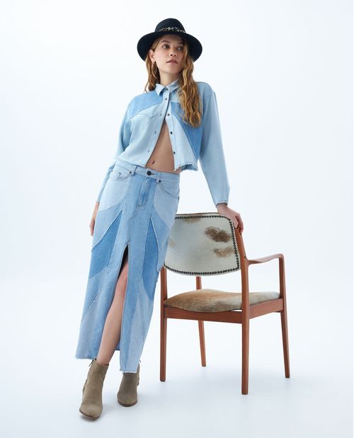 Camisa con diseño en bloques de denim para mujer