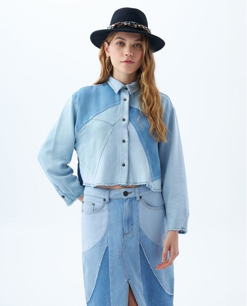 Camisa con diseño en bloques de denim para mujer