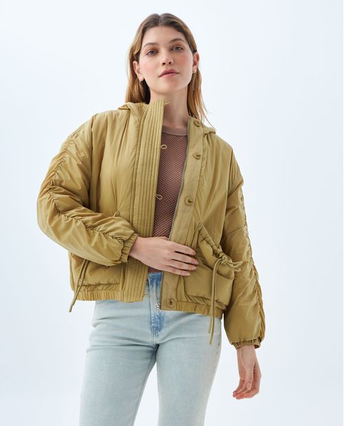 Chaqueta con recogidos y capucha para mujer