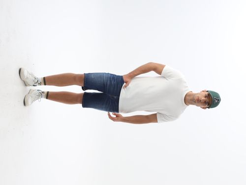 Bermuda tono medio con tallones para hombre
