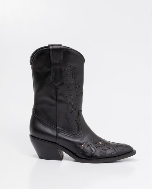 Botas de Mujer en Cuero, Tipo Western Caña Alta - Cortes, Bordados Y  Apliques Sobrepuestos Estilo Western