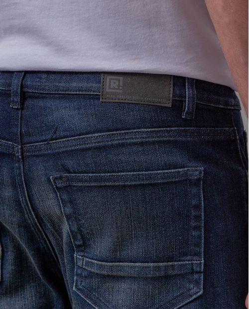 Jean Classic tono oscuro para hombre