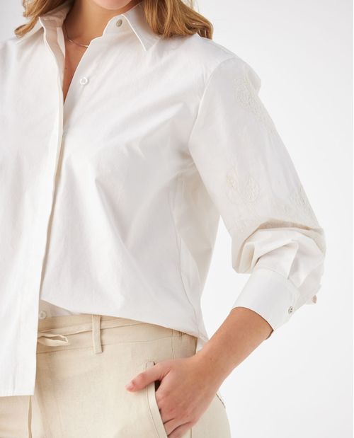 Camisa con bordados a tono para mujer