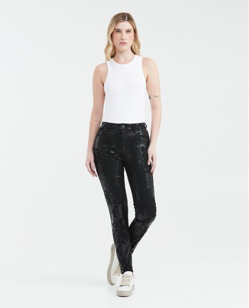 Jean Super High Rise Bota Slim Negro con Estampado Animal Print para Mujer