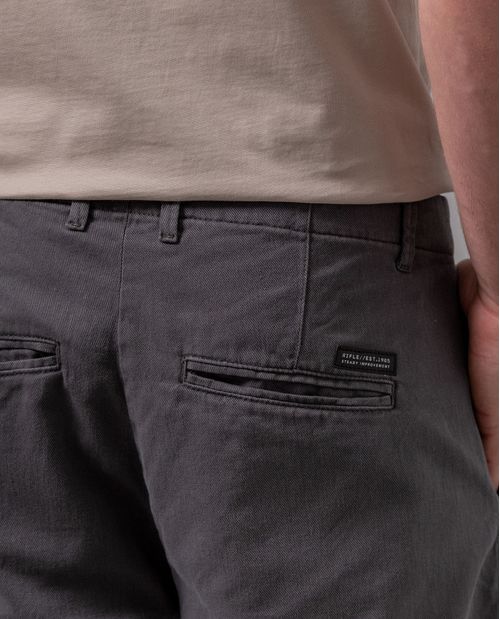 Bermuda clásica para hombre