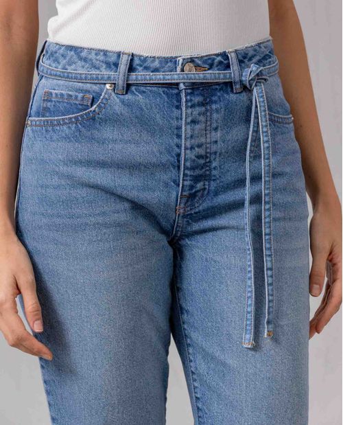 Jean Straight con bota desflecada para mujer