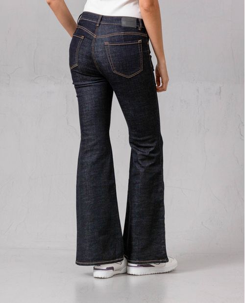 Jean Flare tono oscuro para mujer